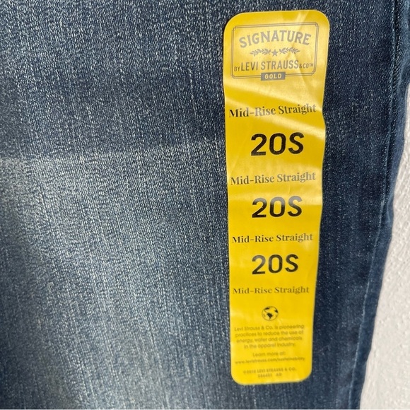 NWT Signature By Levis Gold Women's Size 20 short Mid Rise Straight Cotton Blend - Picture 3 of 10